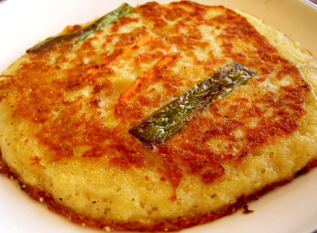 Bindaetteok, Korean mung bean pancakes, a classic makgeolli pairing — makgeolli korean rice