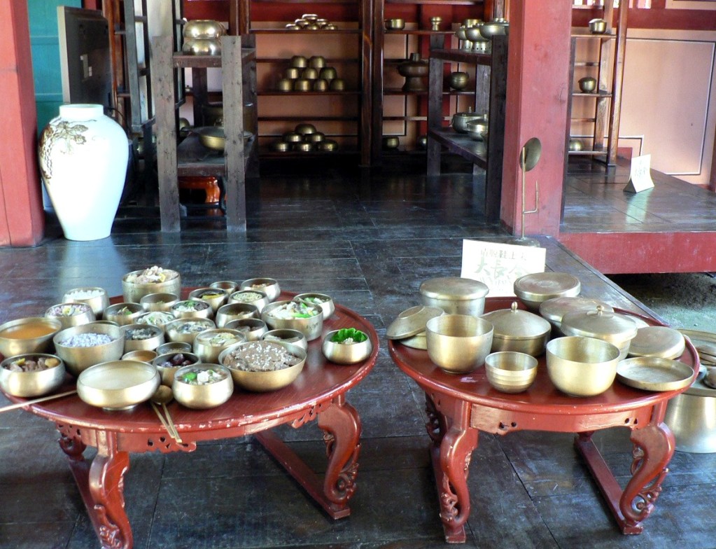 Joseon royal kitchen surasang preparation — Korean royal cuisine playful illustration